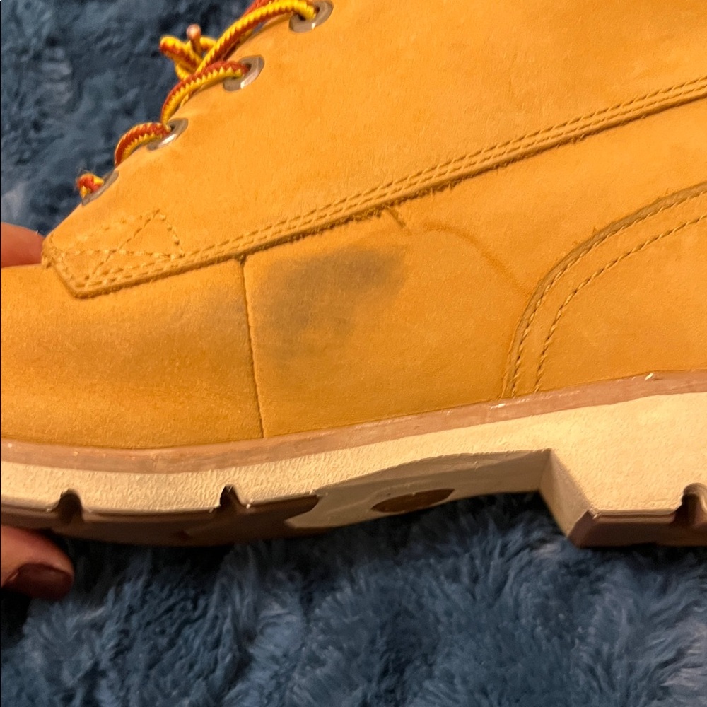 Timberland Classic Tan Lace-Up Boots - Picture 5 of 6